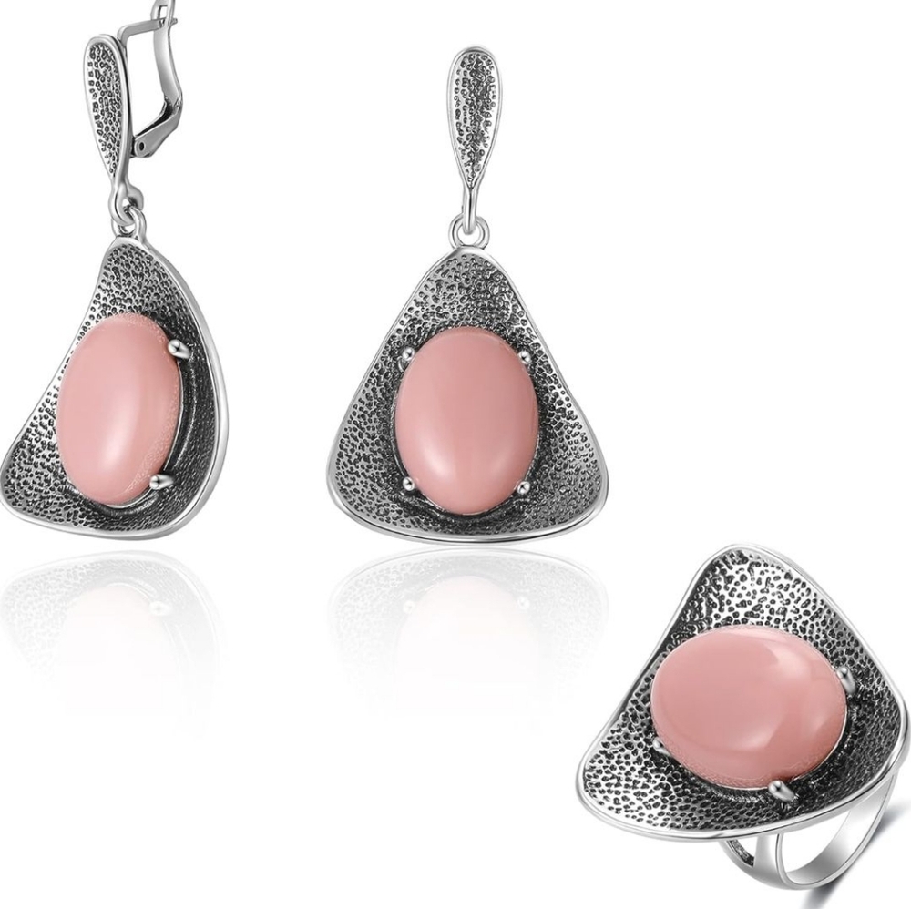 Medieval Triangle Pink Agate Set - image 1